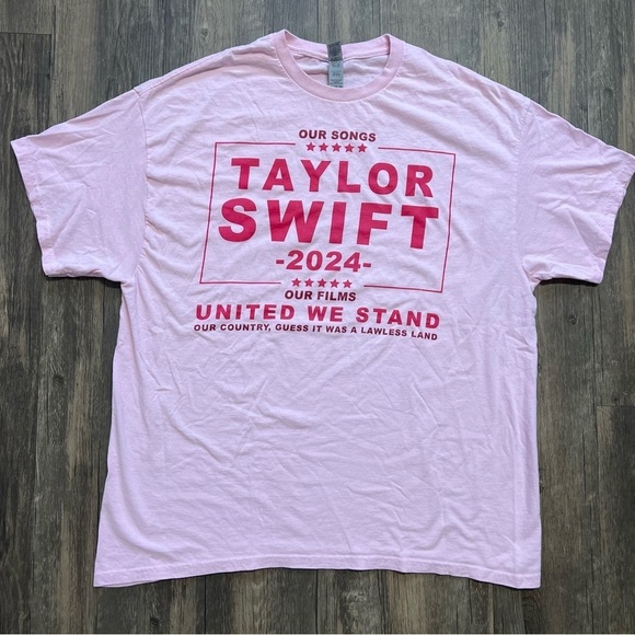 Taylor Swift 2024 Pink United We Stand Short Sleeves T Shirt Swiffies Size XL - Picture 5 of 9